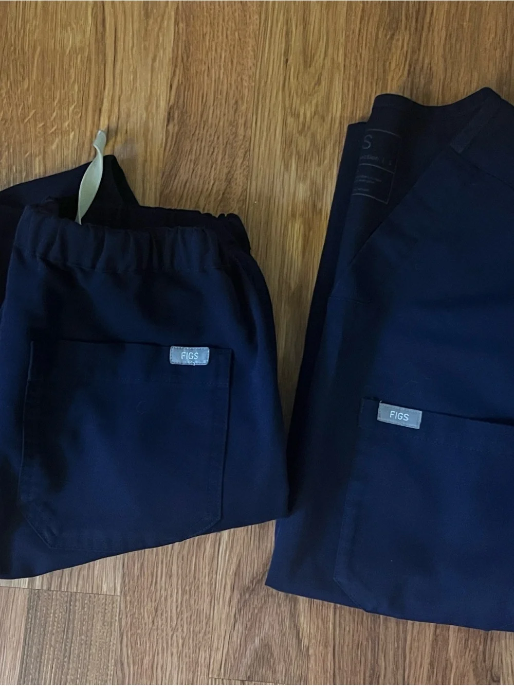 FIGS Men’s Navy Scrub Pants size small